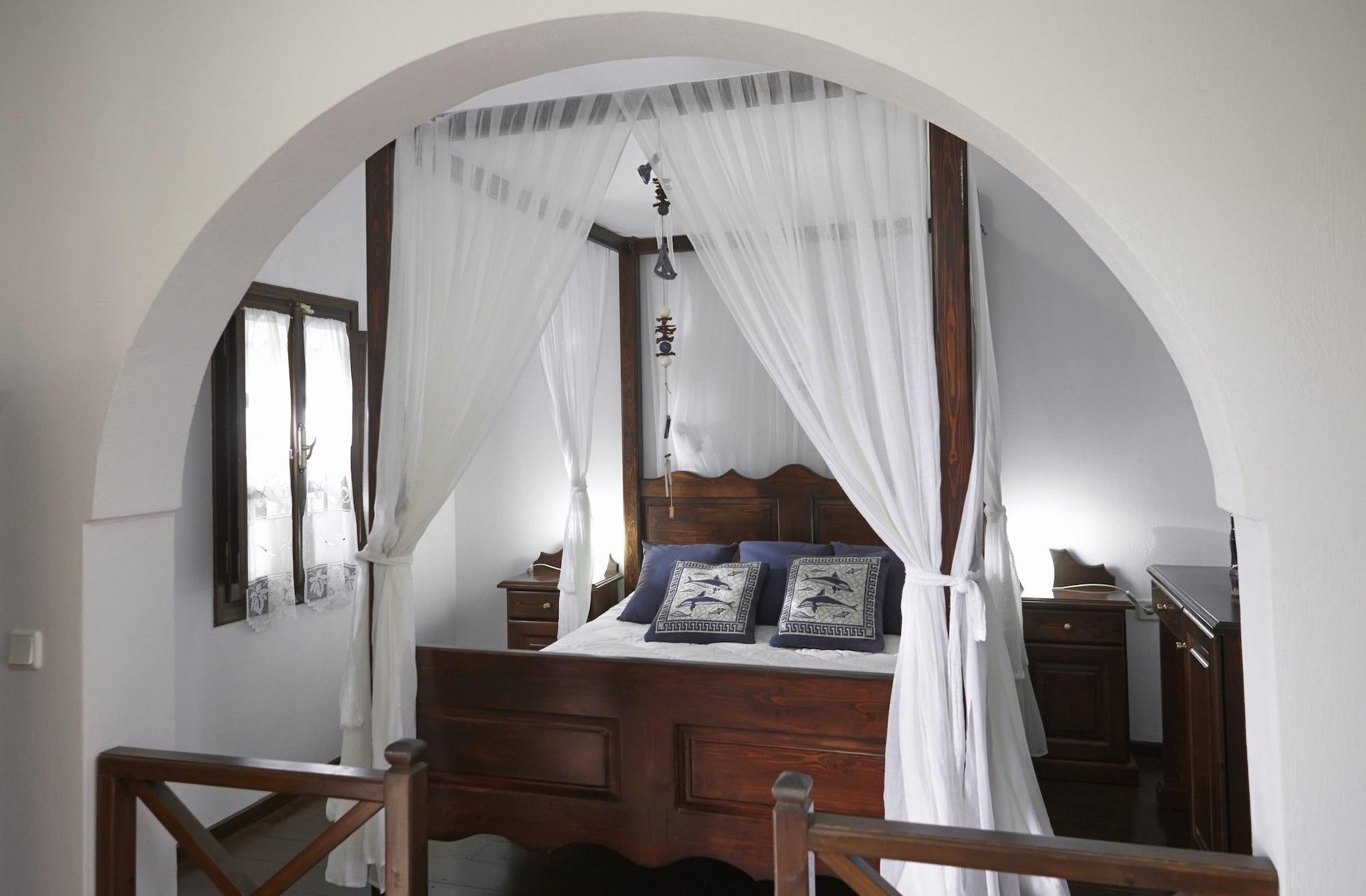 Anna Traditional Aparthotel Kamári