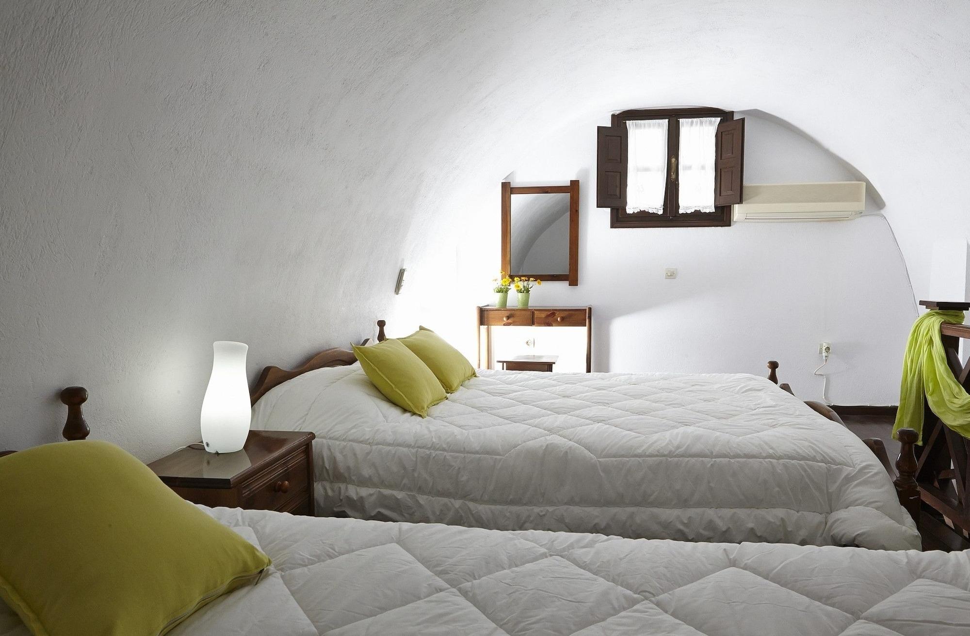 Anna Traditional Aparthotel Kamari (Santorini)