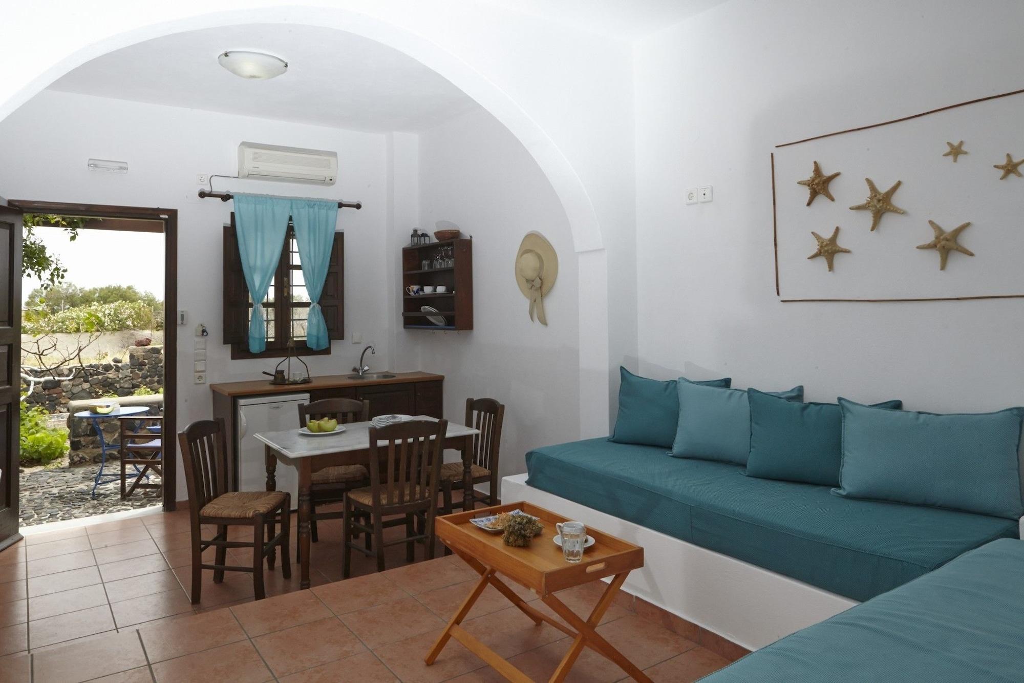 Anna Traditional 2* Kamari (Santorini)